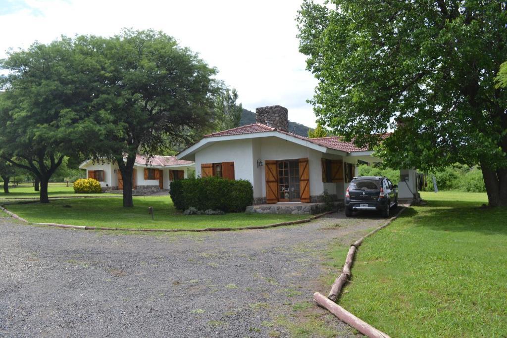 Cabanas Los Algarrobos Villa General Belgrano Quarto foto